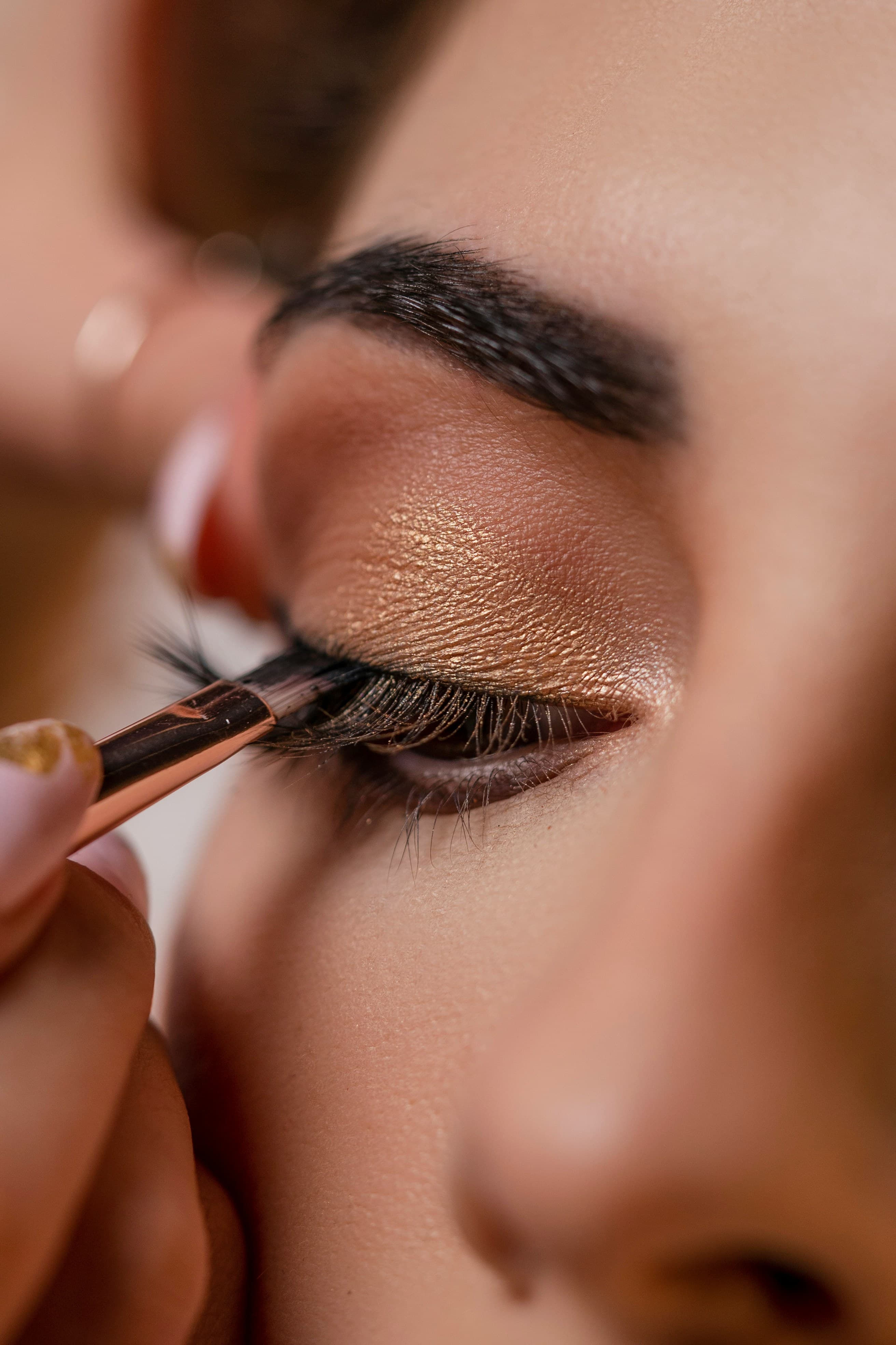 Lash lift vs ekstenzije trepavica – šta je bolje?
